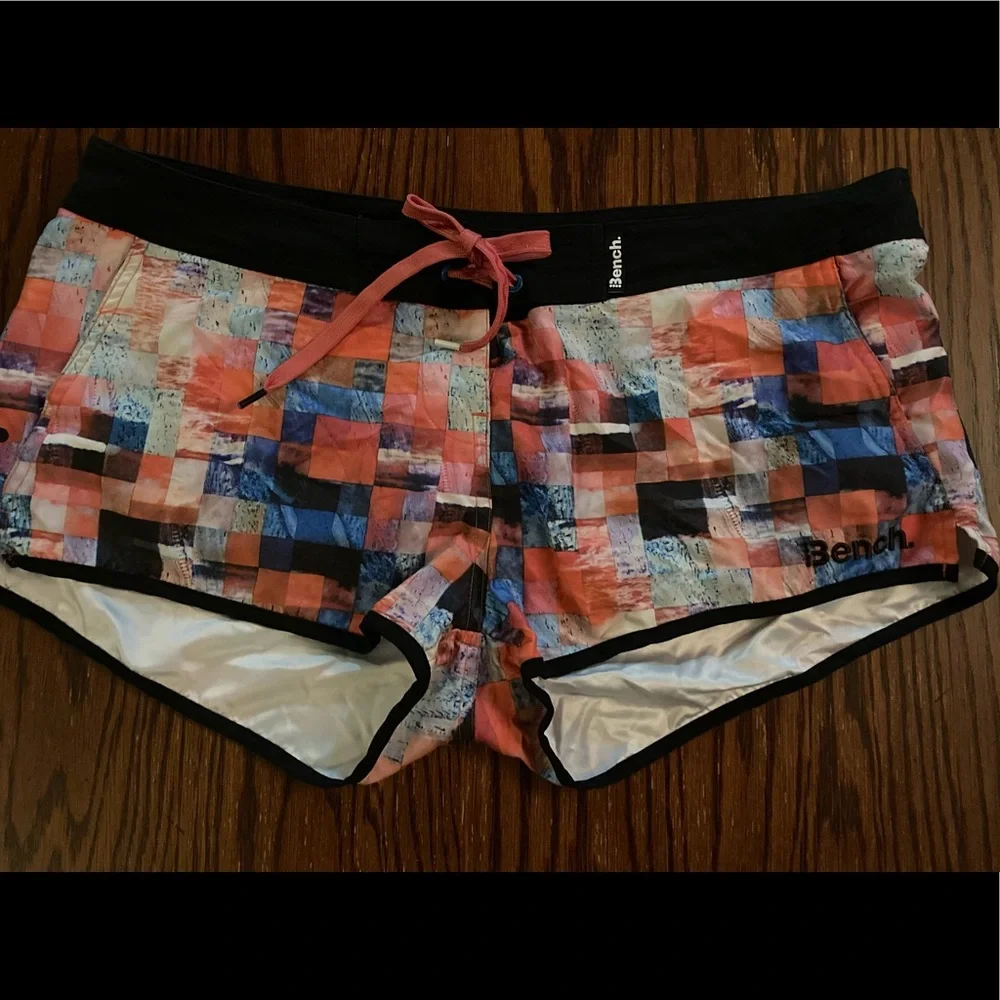 Bench Shorts - Picture 1 of 4